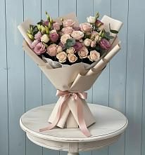 Букет цветов из:  Розы и Лизиантусы в Новочебоксарске