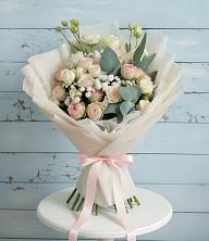 Букет цветов из:  Розы и Лизиантусы в Новочебоксарске
