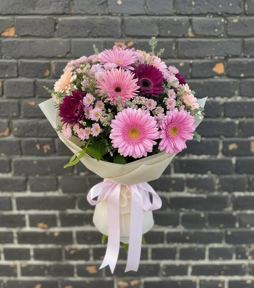 Букет цветов из: Герберы и Хризантемы в Новочебоксарске