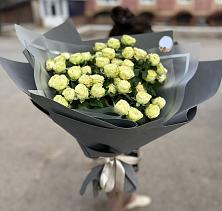 Букет Белые кустовые розы Солинеро в Новочебоксарске