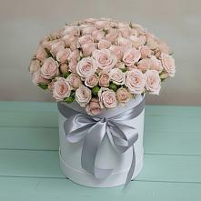 Цветочная композиция из Розы в шляпной коробке в Новочебоксарске