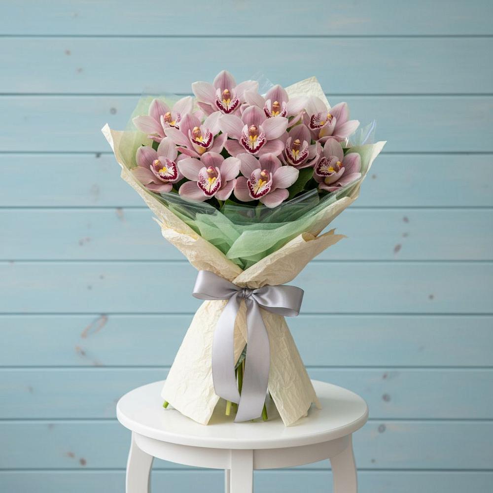 Букет цветов из: Орхидеи и Розы в Новочебоксарске