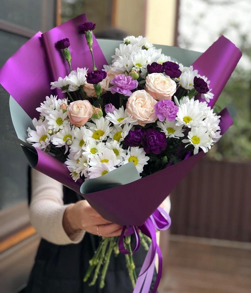 Букет цветов из: Хризантемы, Гвоздики и Розы в Новочебоксарске