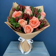 Букет цветов из:  Розы и Альстромерии в Новочебоксарске