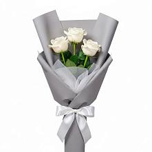 Букет 3 белые розы в Новочебоксарске