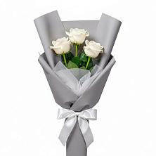 Букет 3 белые розы в Новочебоксарске