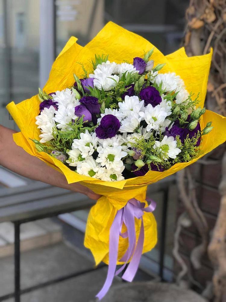 Букет цветов из: Ирисы, Хризантемы и Ромашки в Новочебоксарске
