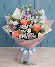 Букет цветов из:  Лизиантусы, Розы, Альстромерии и Гипсофила в Новочебоксарске