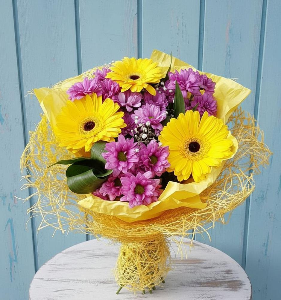 Букет цветов из: Хризантемы и Герберы в Новочебоксарске