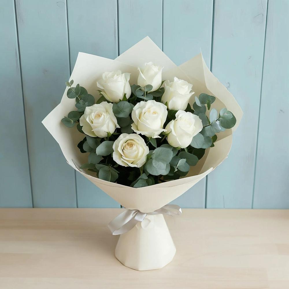 Букет Белые розы в Эвкалипте в Новочебоксарске
