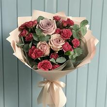 Букет цветов из:  Гвоздики и Розы в Новочебоксарске