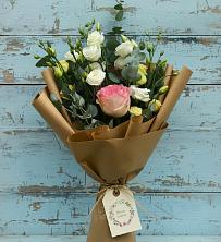 Букет цветов из:  Розы и Лизиантусы в Новочебоксарске