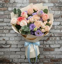 Букет цветов из:  Розы, Лизиантусы и Гвоздики #REPLACE_PRED# Новочебоксарске
