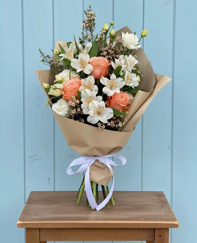 Букет цветов из: Альстромерии, Лизиантусы, Розы и Хризантемы в Новочебоксарске