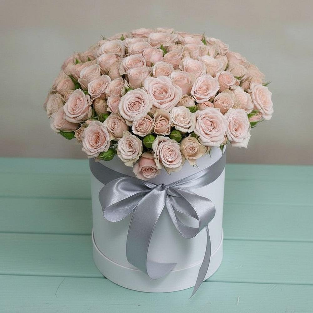 Цветочная композиция из Розы в шляпной коробке в Новочебоксарске